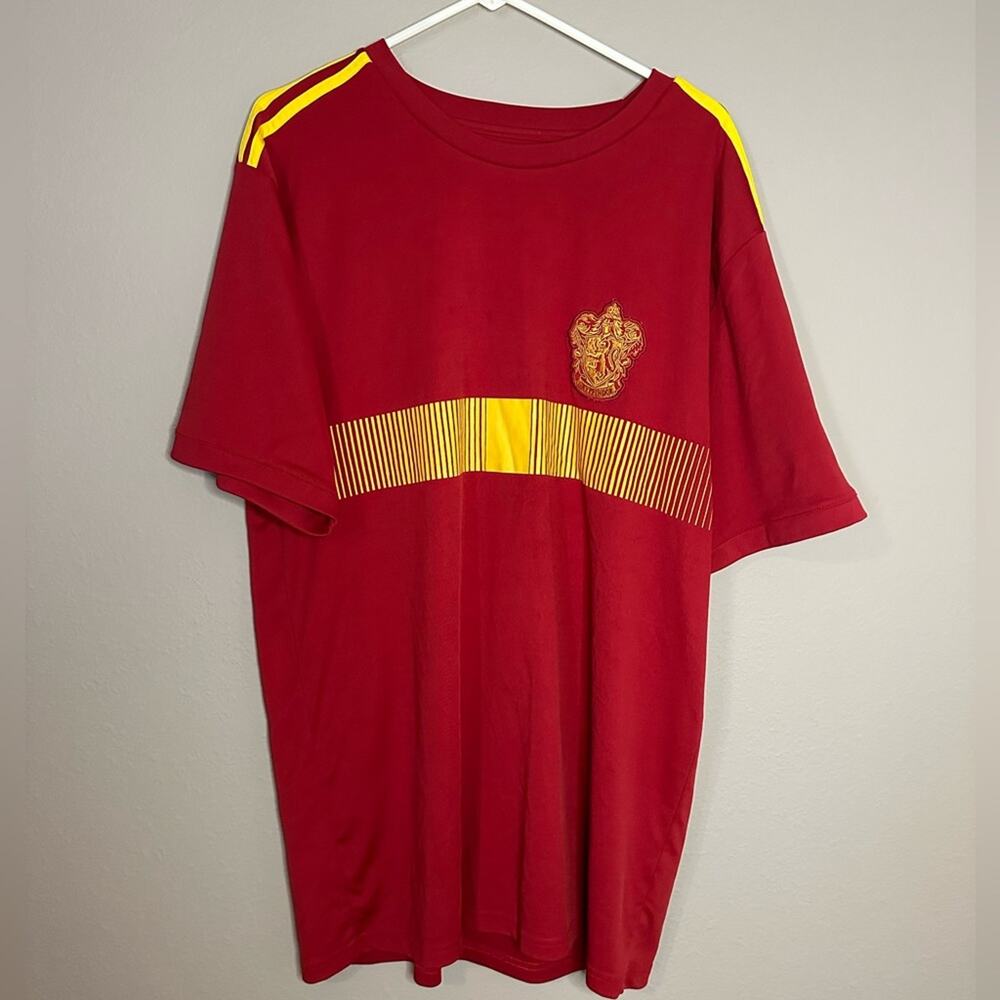 Universal Orlando Harry Potter Gryffindor Men’s 2X Performance Shirt